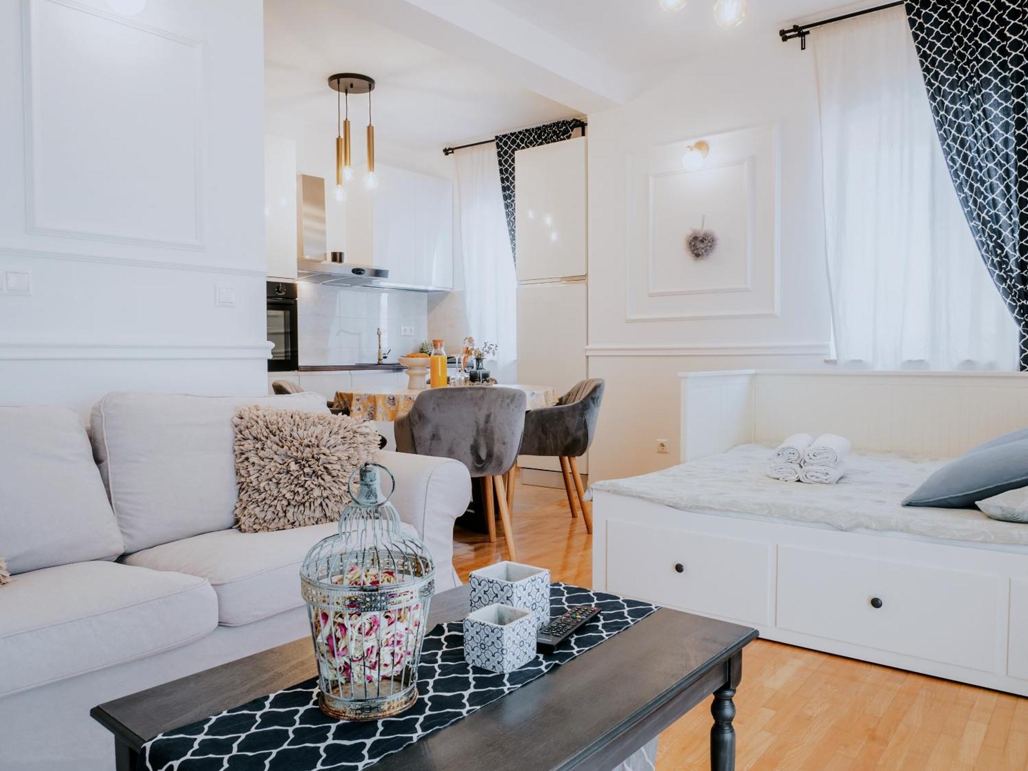 The Residence Bilice Bagian luar foto